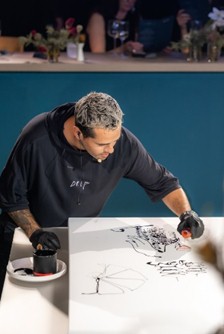 Nghệ sĩ thị giác người Tây Ban Nha Mark Rios, vốn được biết đến với nghệ danh Mr. Dripping